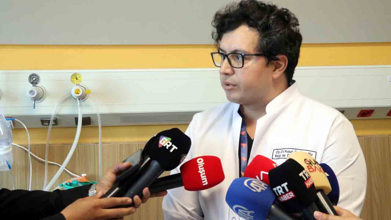 Foto - Yeni nesil teknik başarıyla uygulandı: Aortu yırtılan hastaya yapay damar çözümü