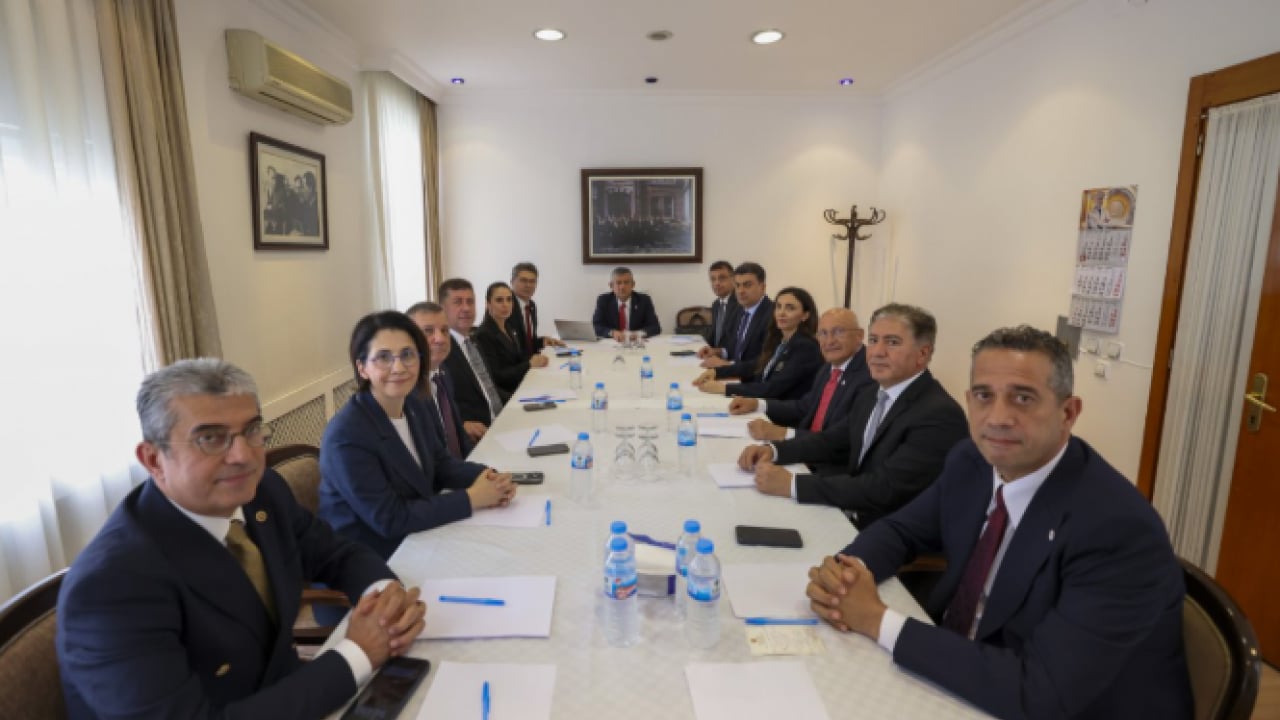 Foto - Yeni Parti’nin skandal programı: Mavi Vatan ve FETÖ yok, LGBT başköşede 