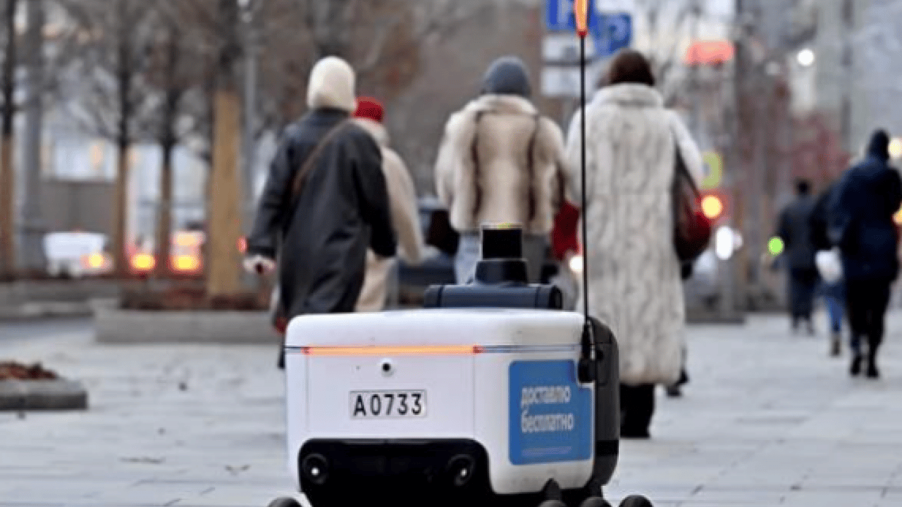 Foto - Yeni robotu görücüye çıktı! Rusya yapay zeka yarışına hız verdi