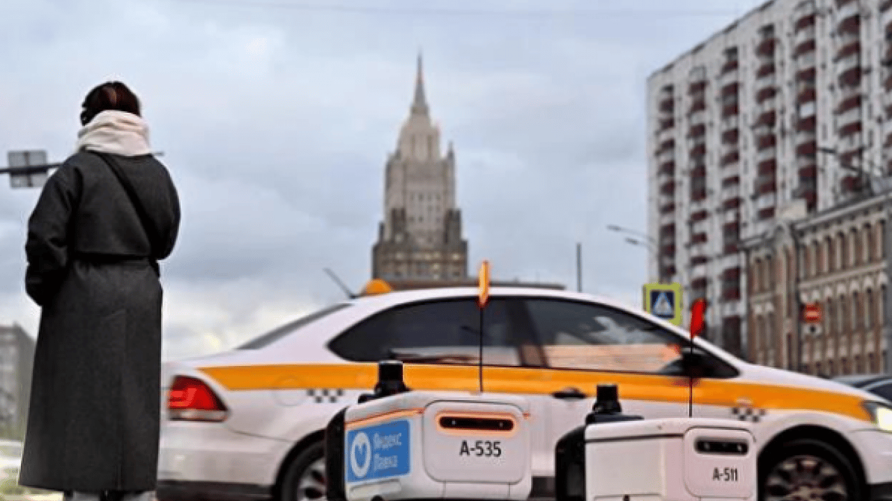 Foto - Yeni robotu görücüye çıktı! Rusya yapay zeka yarışına hız verdi