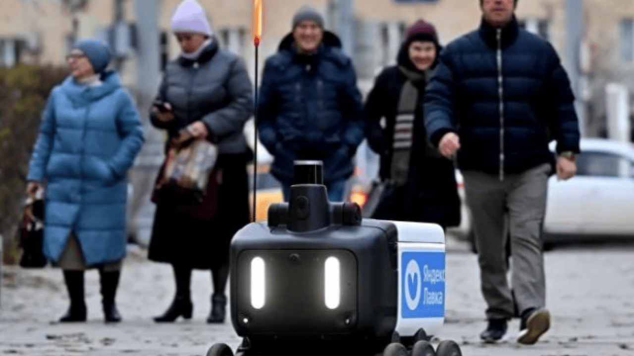 Foto - Yeni robotu görücüye çıktı! Rusya yapay zeka yarışına hız verdi