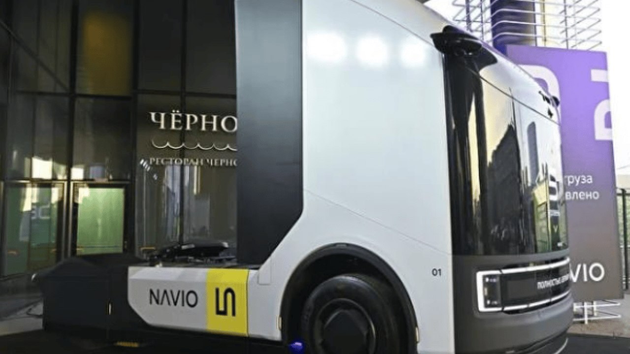 Foto - Yeni robotu görücüye çıktı! Rusya yapay zeka yarışına hız verdi