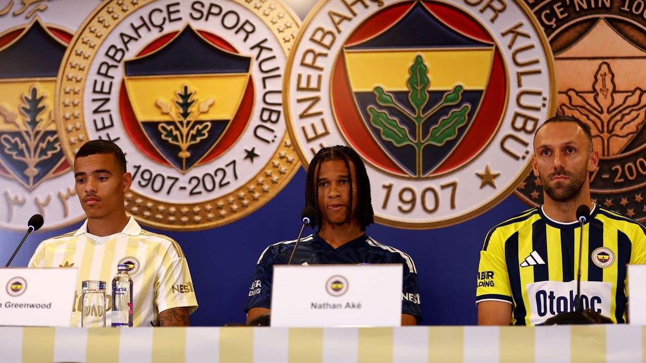 Yeni transferler tanıtıldı: Fenerbahçe'de imza şov