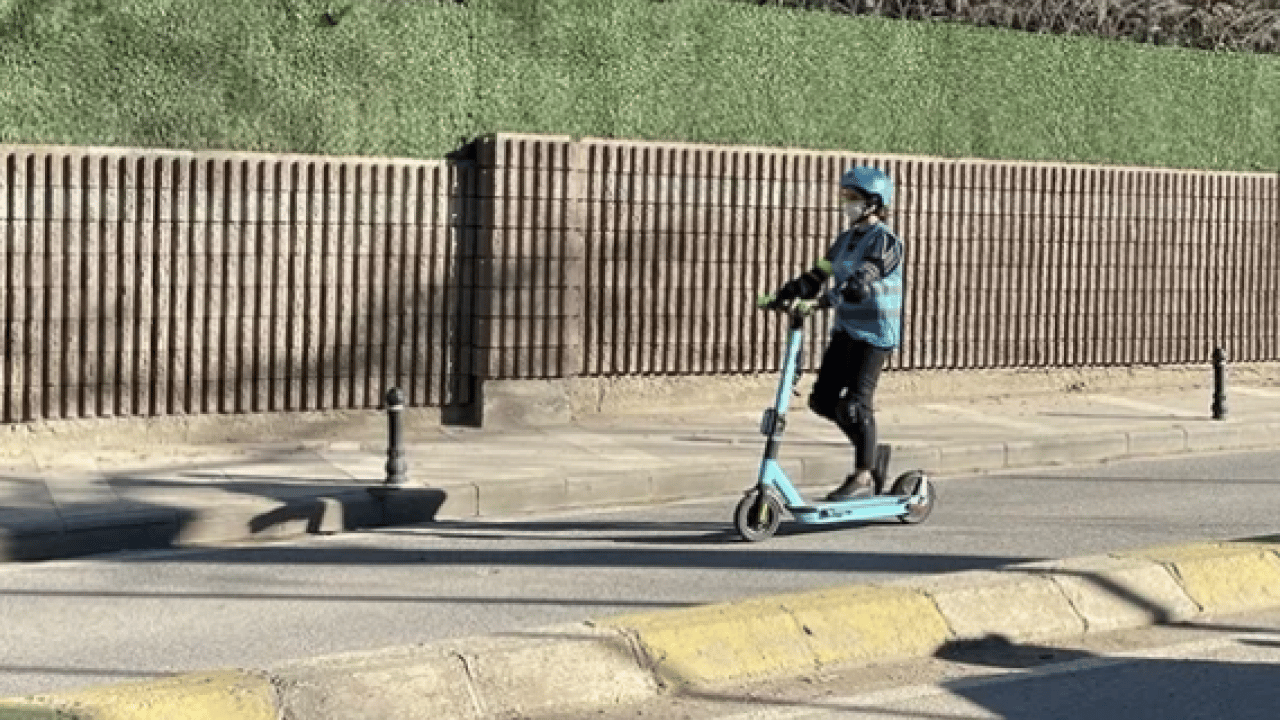 Foto - Yeni zorunluluk geldi! Scooter kullananlar dikkat