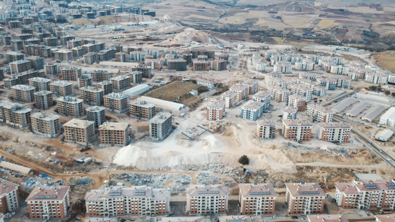 Yeniden inşa için rekor kaynak: Dış finansman 8,7 milyar dolara dayandı