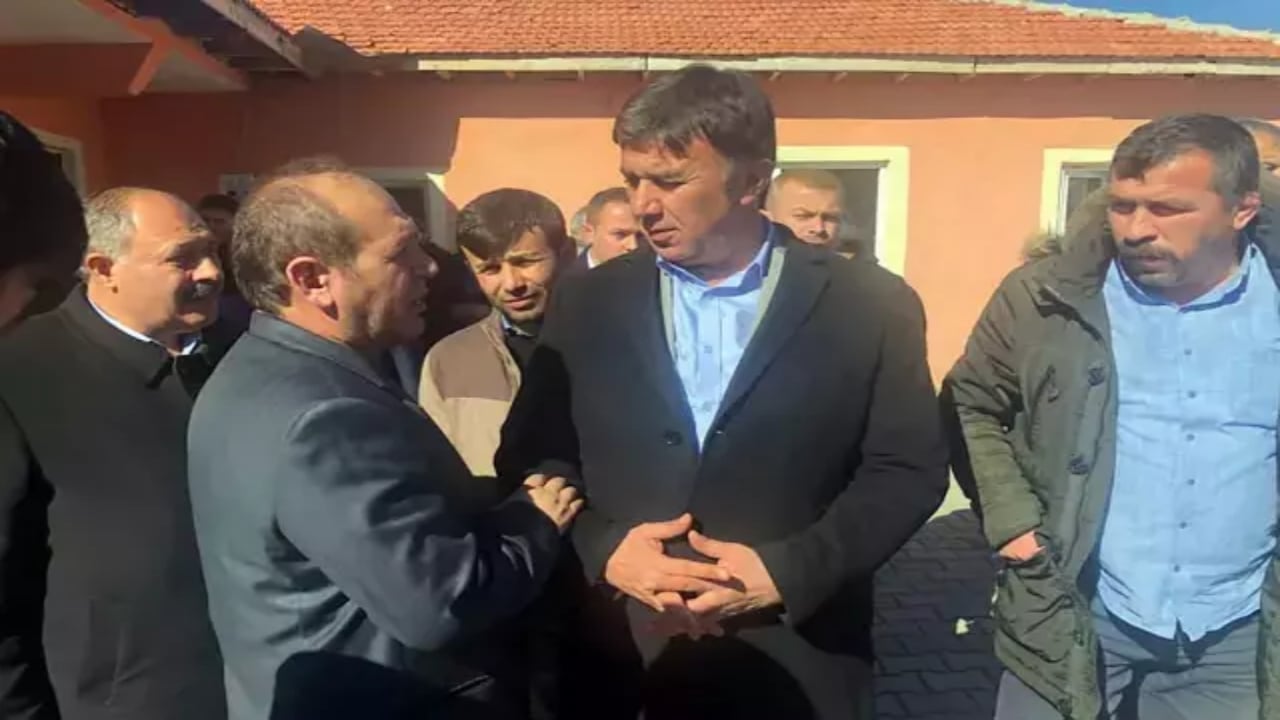 Foto - Yeniden Refah Partisi’nde bir garip olay! Belediye başkanı hemen AK Parti’ye geçti