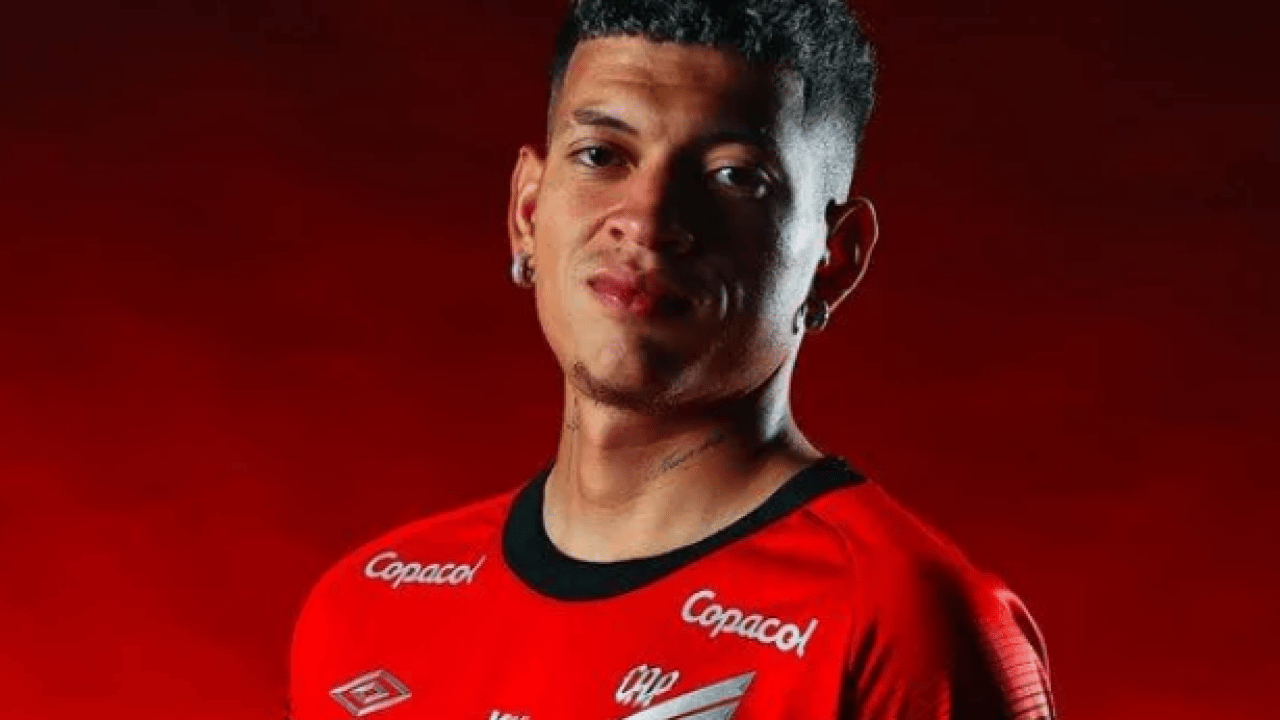 Foto - Yepyeni bir sorunu daha var artık Beşiktaş’ın… Haydi hayırlı olsun! Bu futbolcu soytarısını kim getirdi?