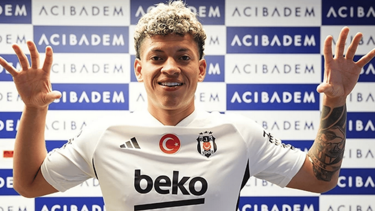 Foto - Yepyeni bir sorunu daha var artık Beşiktaş’ın… Haydi hayırlı olsun! Bu futbolcu soytarısını kim getirdi?