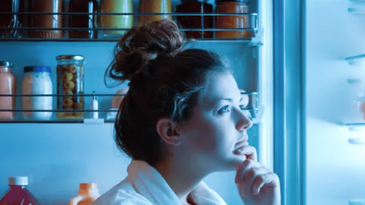 Foto - Yer kazanmak mı istiyorsunuz? Buzdolabınızın üzerine sakın eşya koymayın!