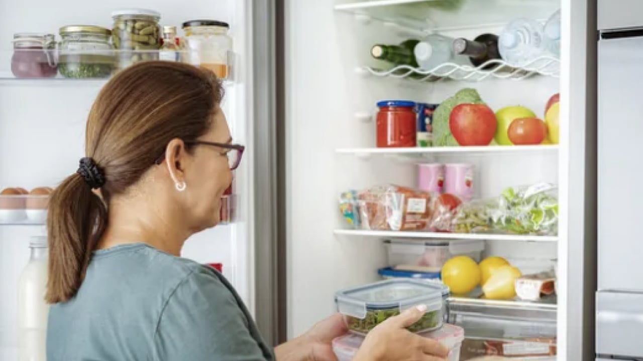 Foto - Yer kazanmak mı istiyorsunuz? Buzdolabınızın üzerine sakın eşya koymayın!