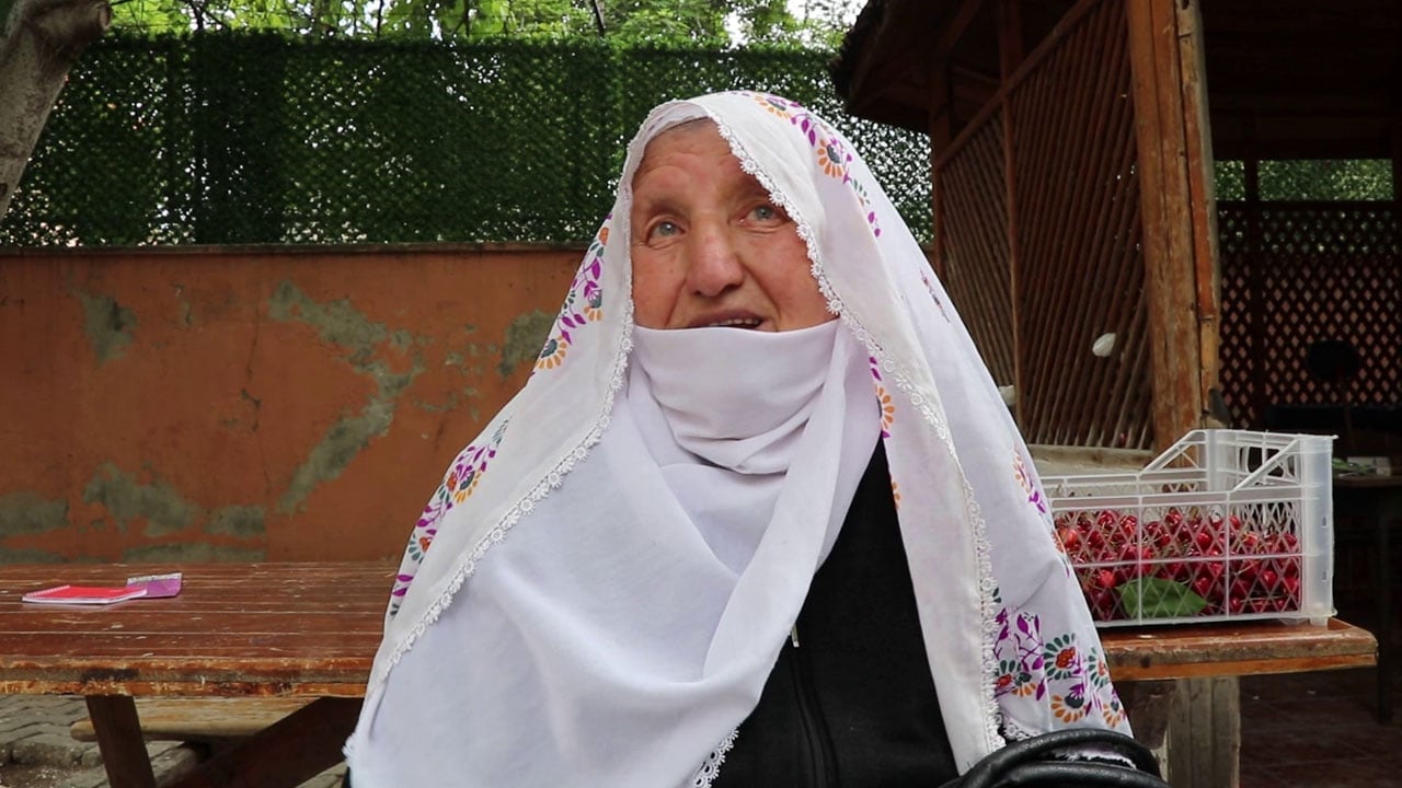Foto - Yerde buldukları cüzdanı açınca şaşırdılar! Üç gençten takdir toplayan hareket