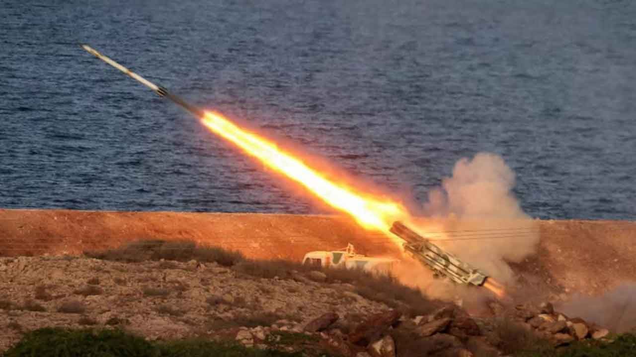 Foto - Yerin metrelerce altına gizleniyordu! Korkulan oldu: Sığınaktaki füzeler birere birer çıkarılıyor