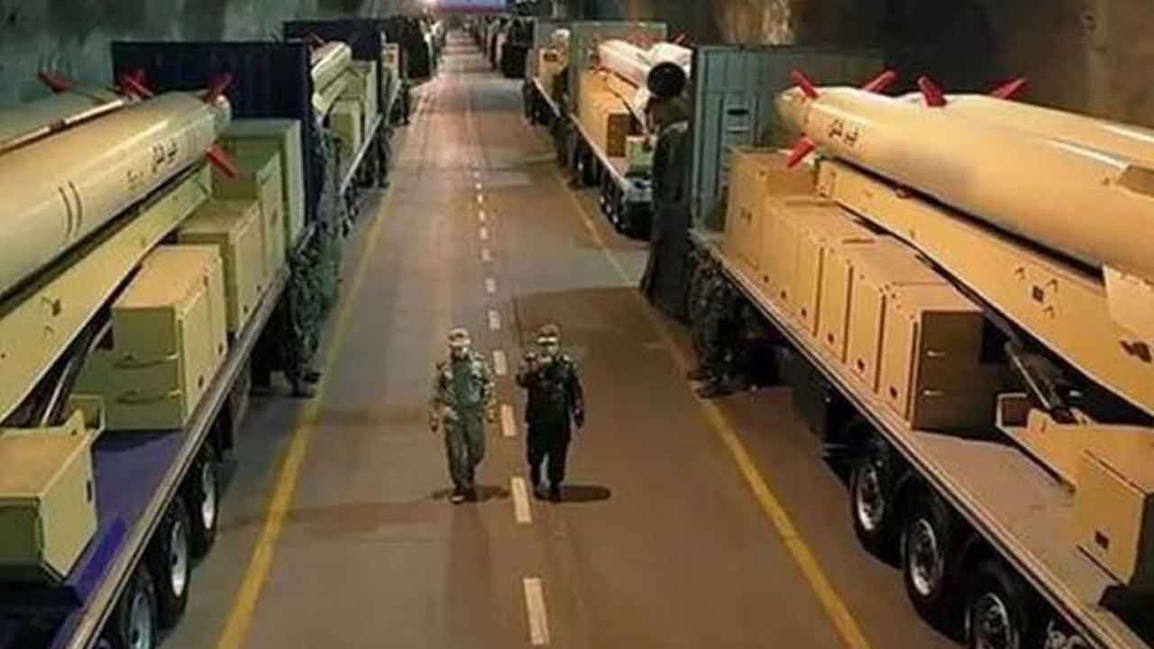 Foto - Yerin metrelerce altına gizleniyordu! Korkulan oldu: Sığınaktaki füzeler birere birer çıkarılıyor