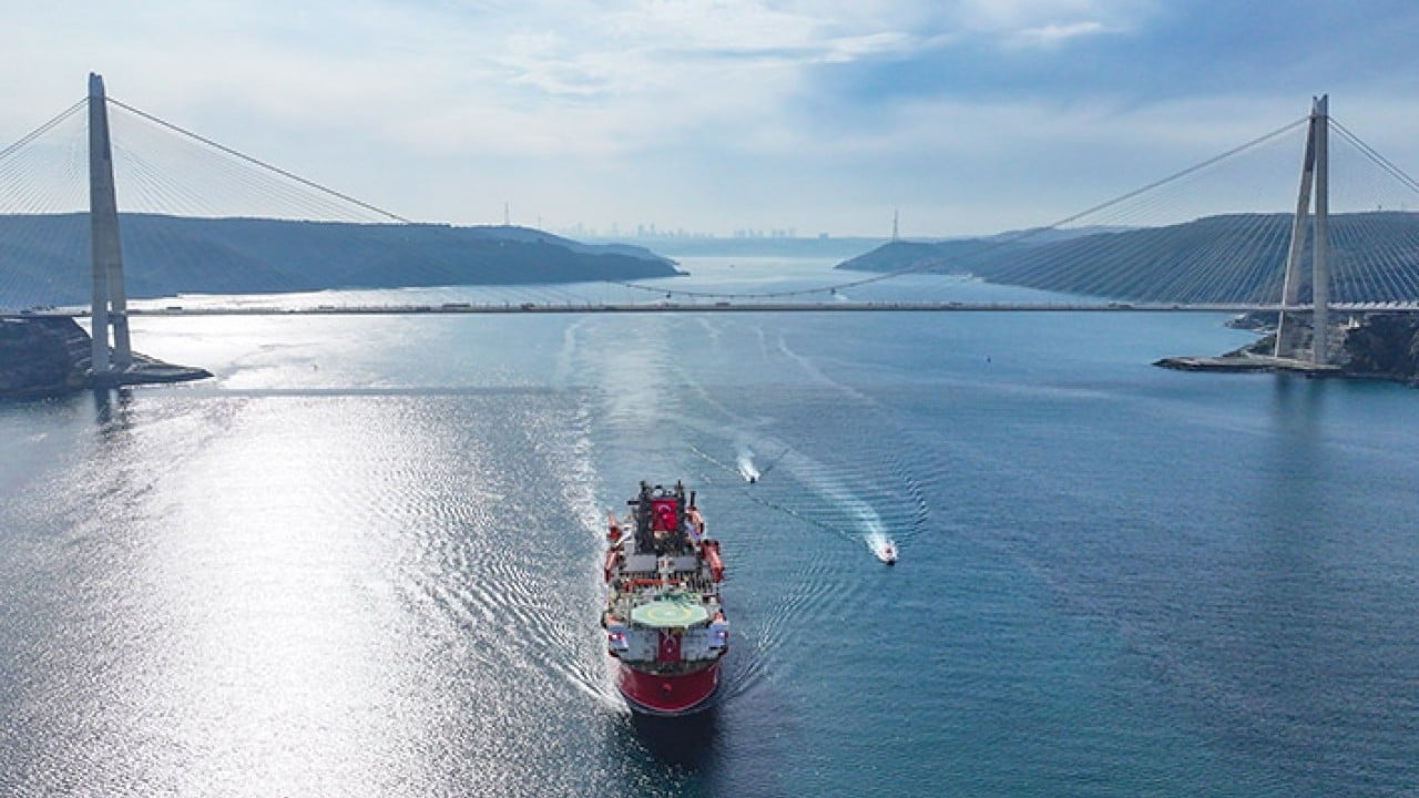 Foto - Milli sondaj gemimiz boğazdan 'Yıldırım' gibi geçti