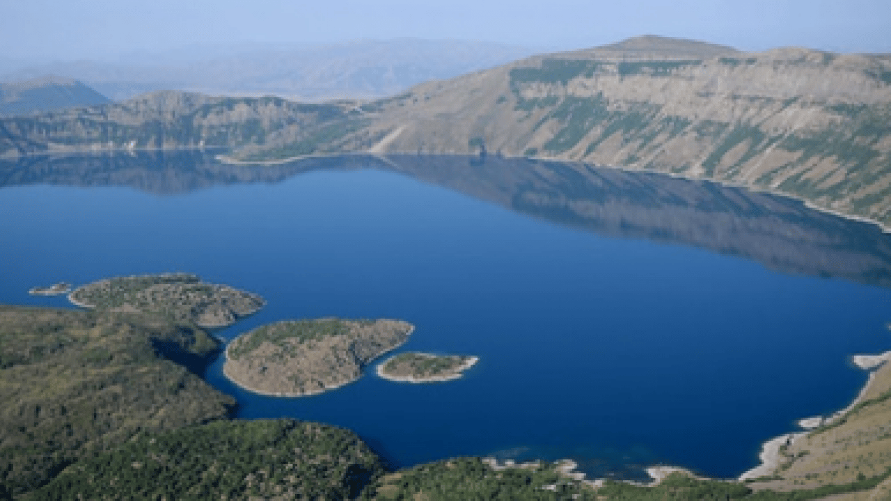 Foto - Yeryüzündeki doğa harikası: Nemrut Krateri'nde iki mevsim bir arada
