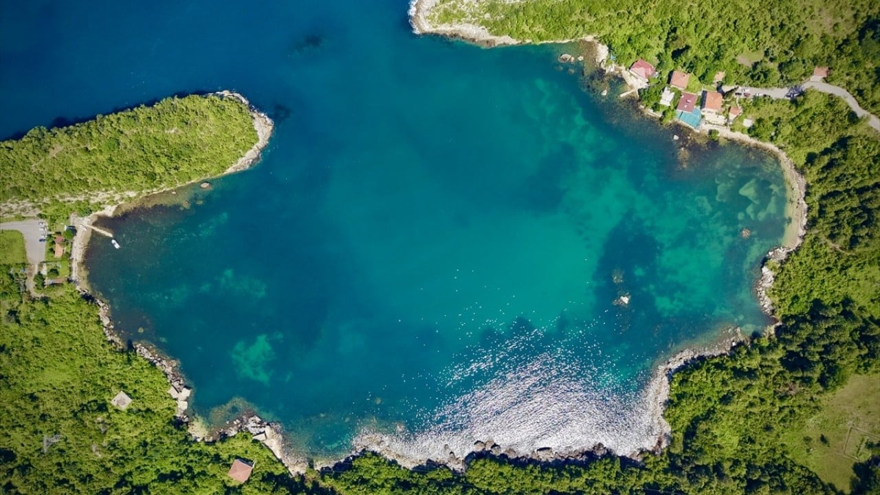 Foto - Yeşil ve mavi iç içe… Gideros Koyu doğal güzelliğiyle dikkat çekiyor 