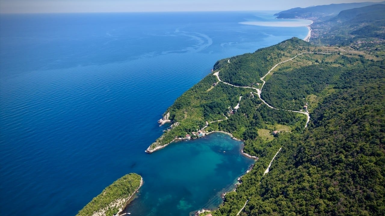 Foto - Yeşil ve mavi iç içe… Gideros Koyu doğal güzelliğiyle dikkat çekiyor 