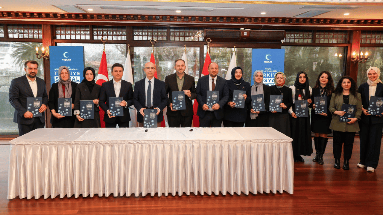 Foto - Yeşilay'dan uyarı: Sosyal medya hem bağımlılık oluşturuyor hem diğer bağımlılıklara zemin hazırlıyor