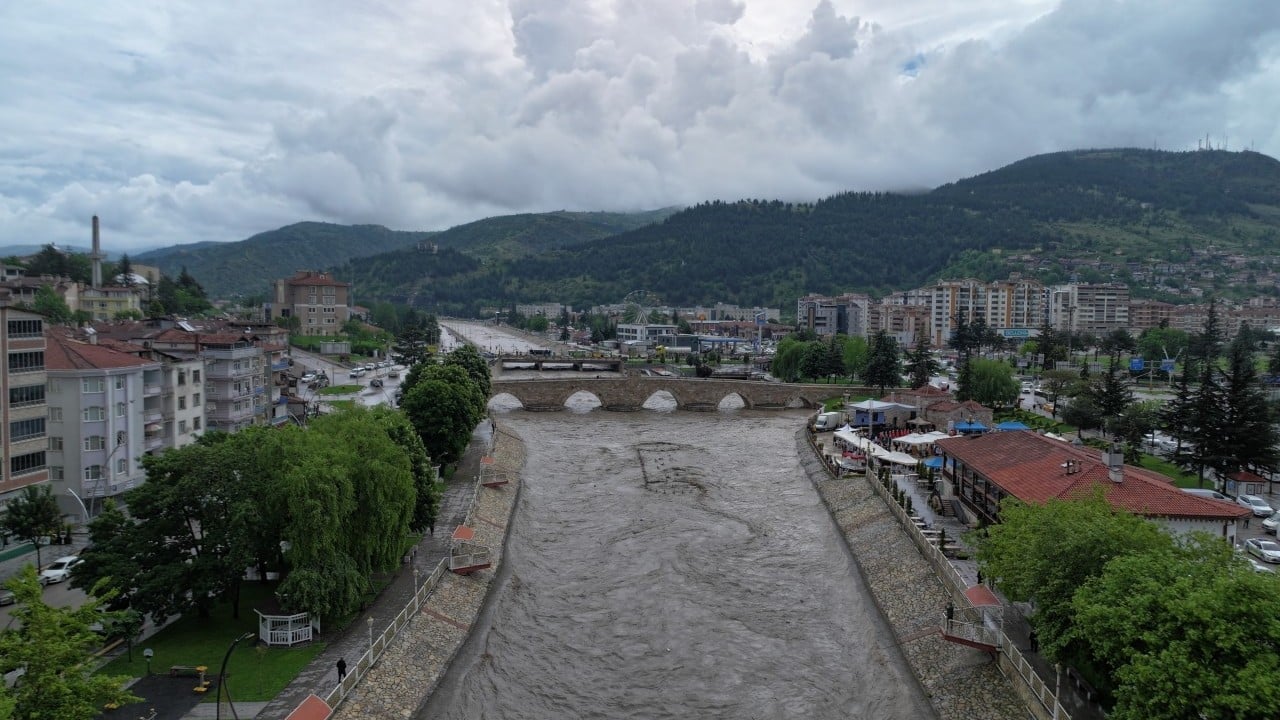 Yeşilırmak Nehri'nde tahliye çalışmaları