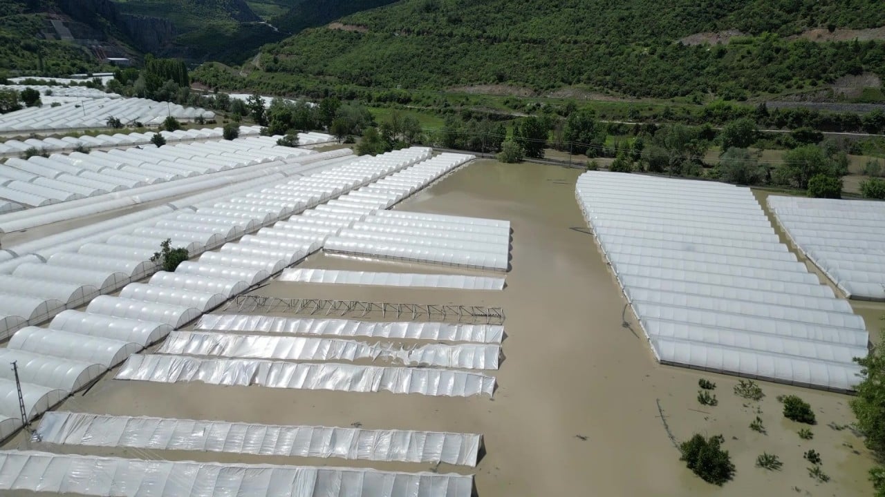 Yeşilırmak taştı! 8 köy sular altında kaldı
