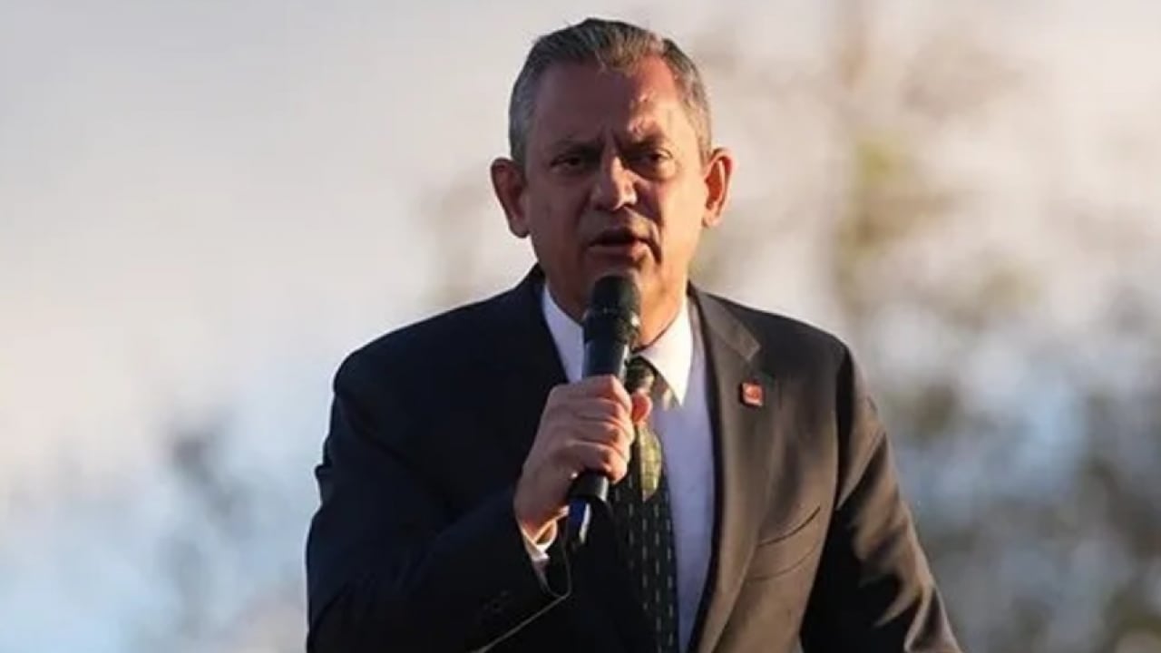 Foto - Yesinler senin demokrasi anlayışını! Diktatör Özgür o vekilleri hapse aldı