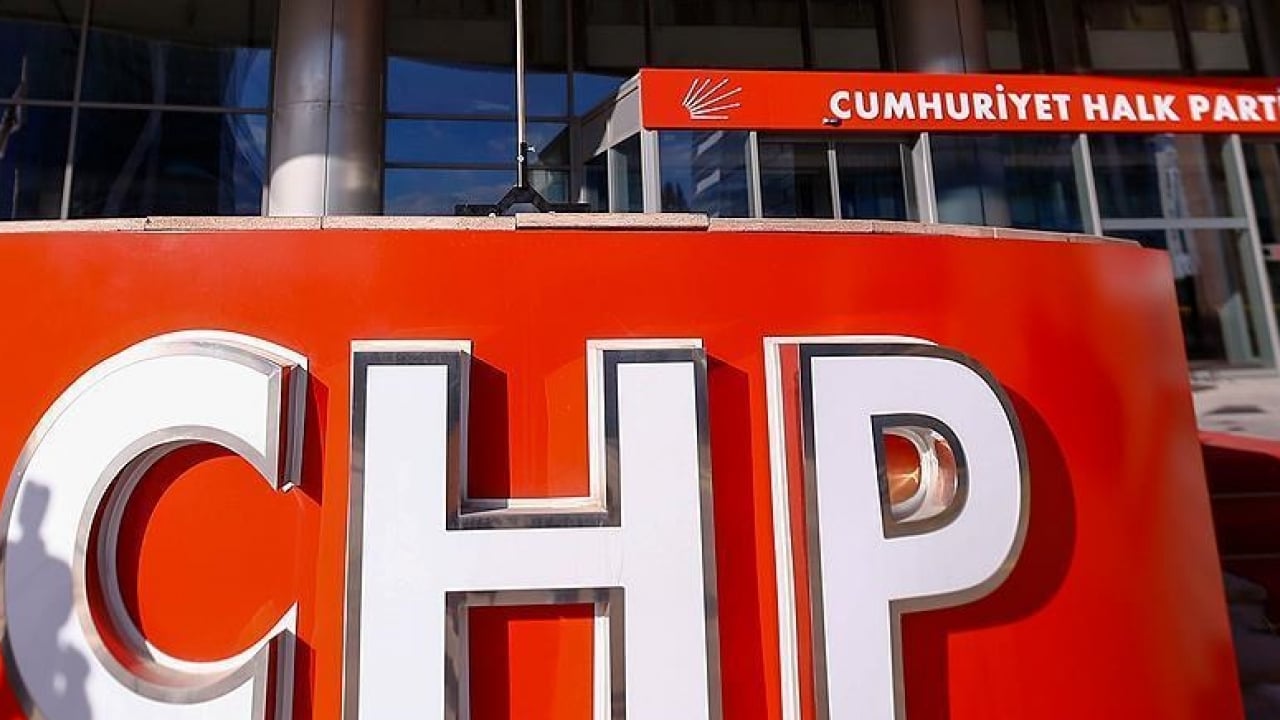 Foto - Yesinler senin demokrasi anlayışını! Diktatör Özgür o vekilleri hapse aldı