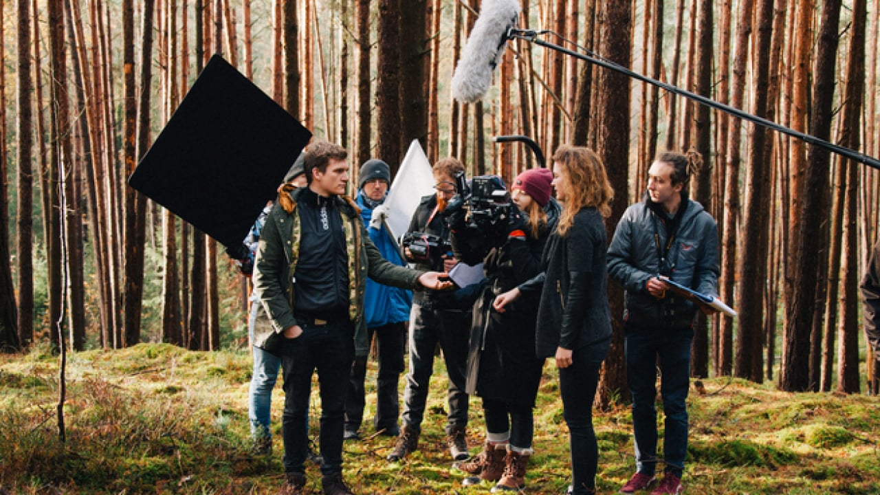 Foto - Yeterli olacak mı? Film setlerindeki ahlaksızlığa düzenleme