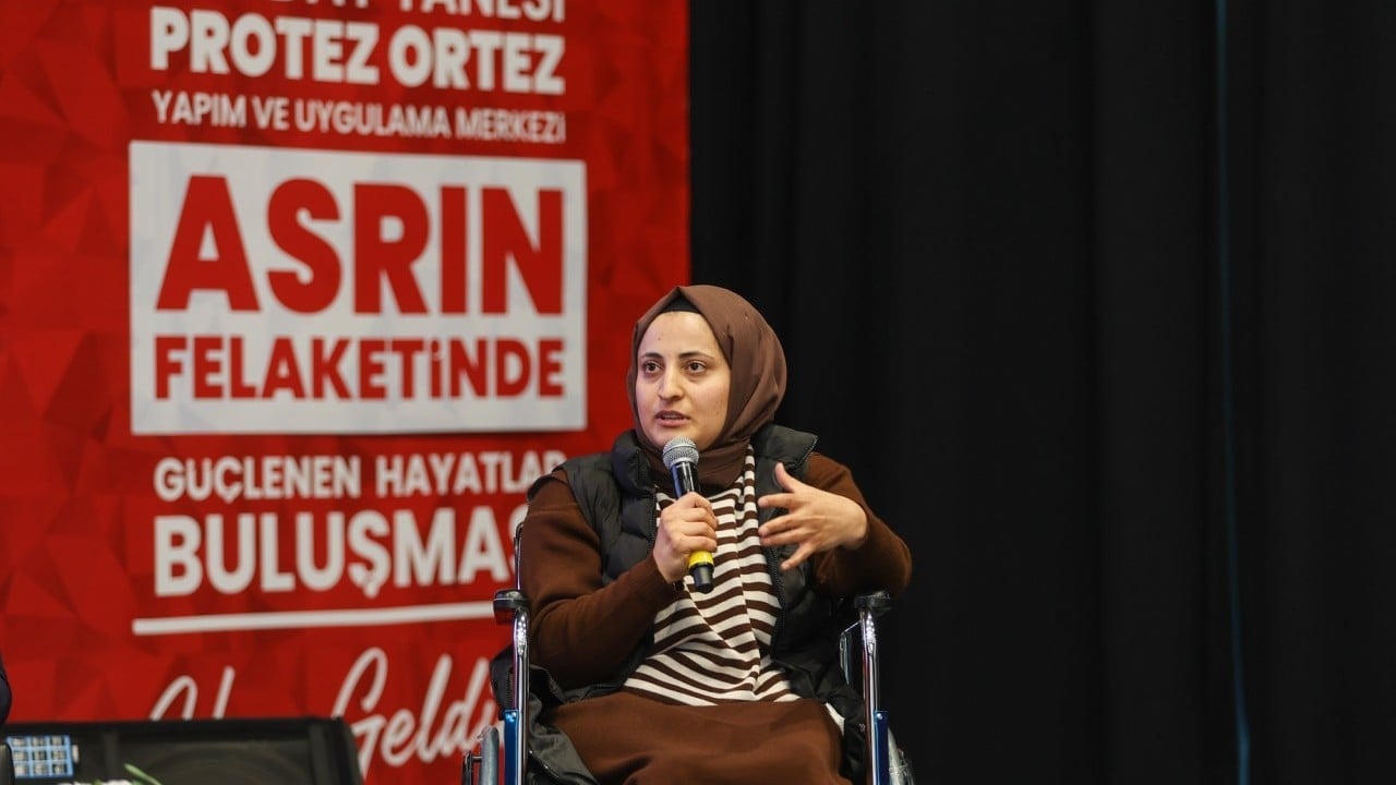 Foto - Yıkılmadık, birlikte ayağa kalktık: depremin izleri protez ve umutla siliniyor