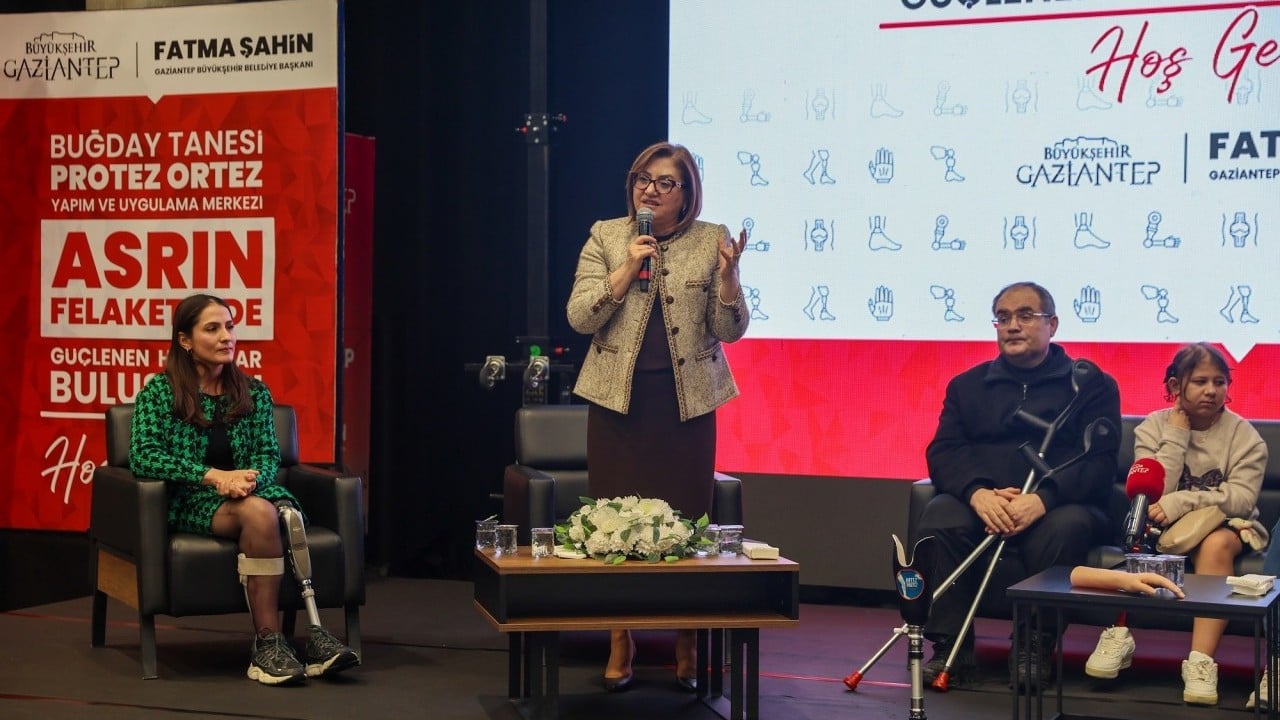 Foto - Yıkılmadık, birlikte ayağa kalktık: depremin izleri protez ve umutla siliniyor