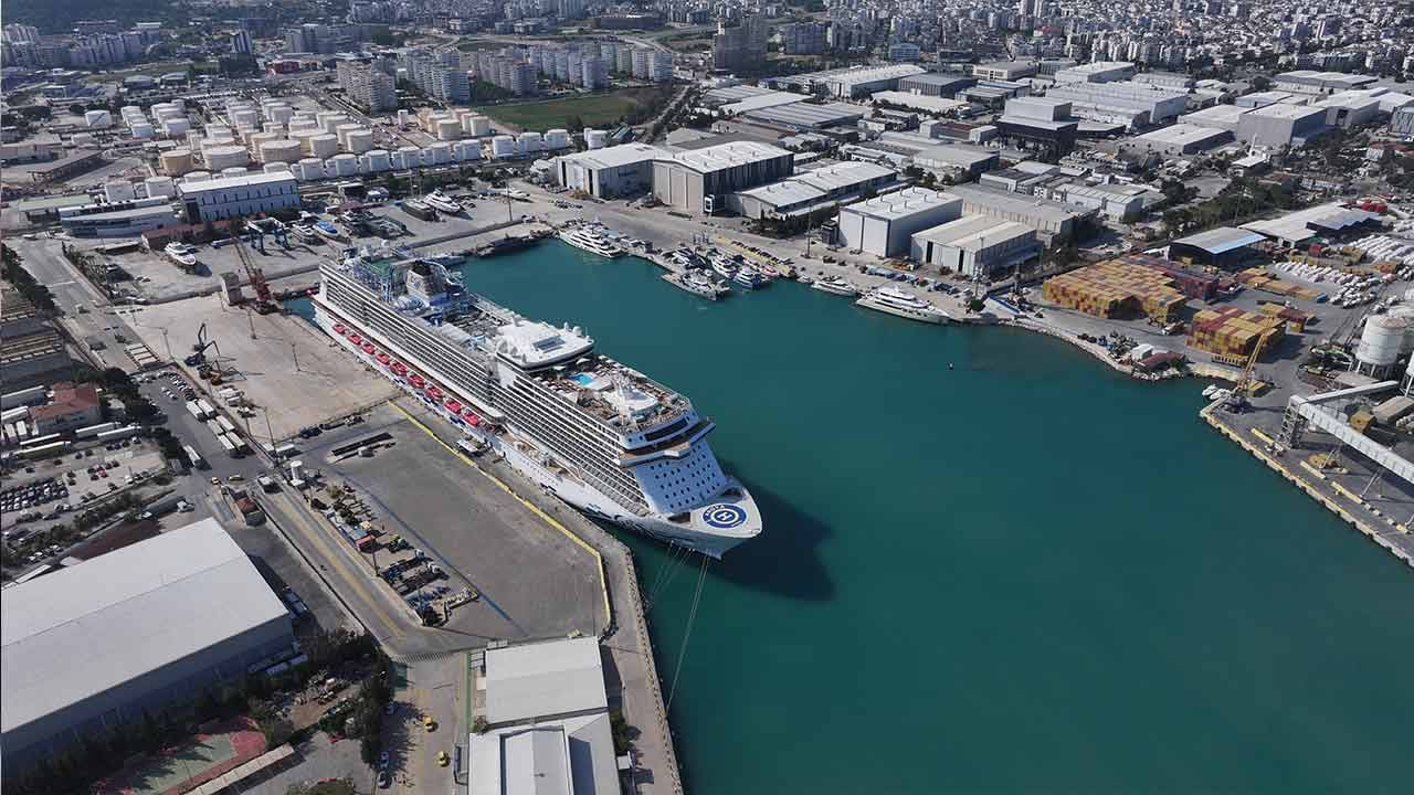 Foto - Yıl sonuna dek 35 gemiyi bulacak... Antalya'ya bu kez Suudilerin milyarlık 