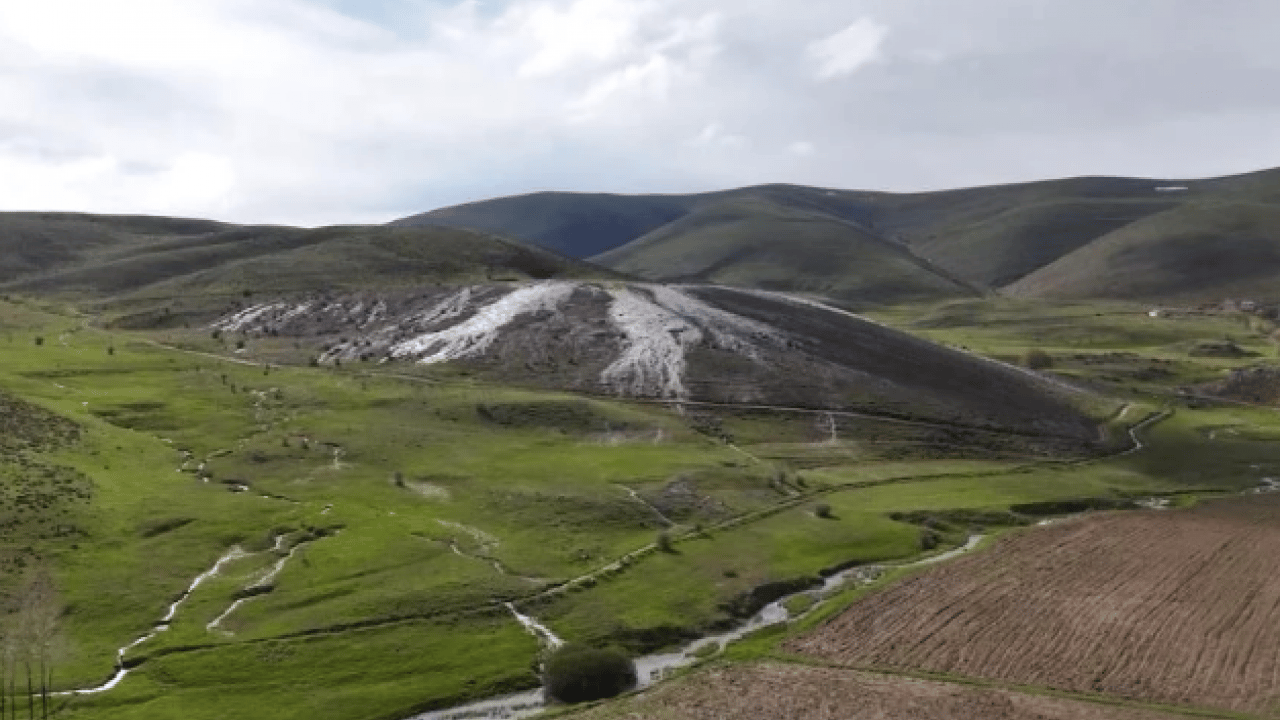 Foto - Yılda sadece bir kez akıyor! Ağ Nene'deki gizemli su yeniden ortaya çıktı