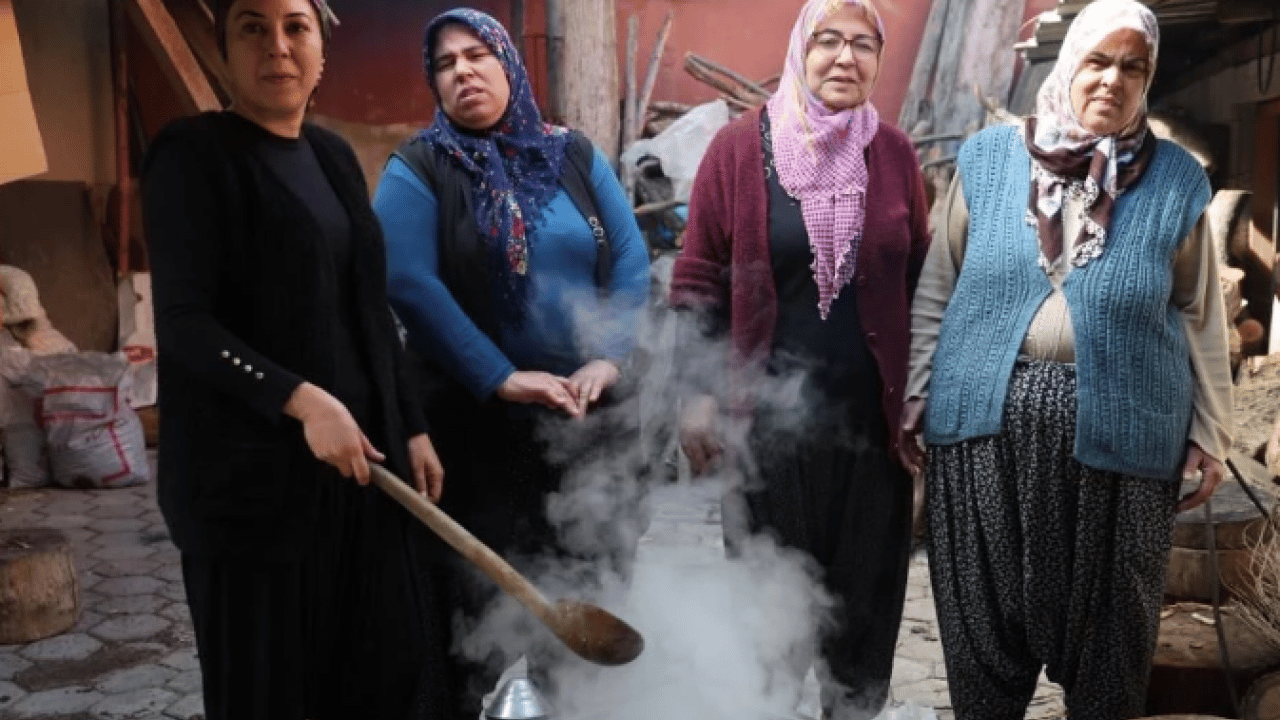 Yılda sadece iki ay toplanıyor! Doğada zehirli, piştiğinde şifalı oluyor