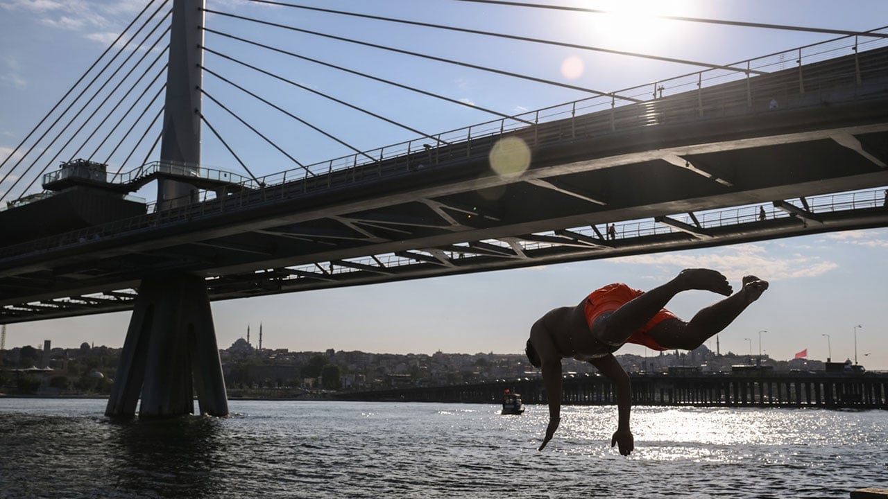 Foto - Yılın en sıcak gününde İstanbul, sahil ve parklara akın etti