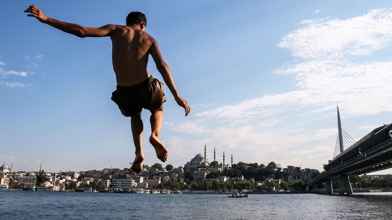 Foto - Yılın en sıcak gününde İstanbul, sahil ve parklara akın etti