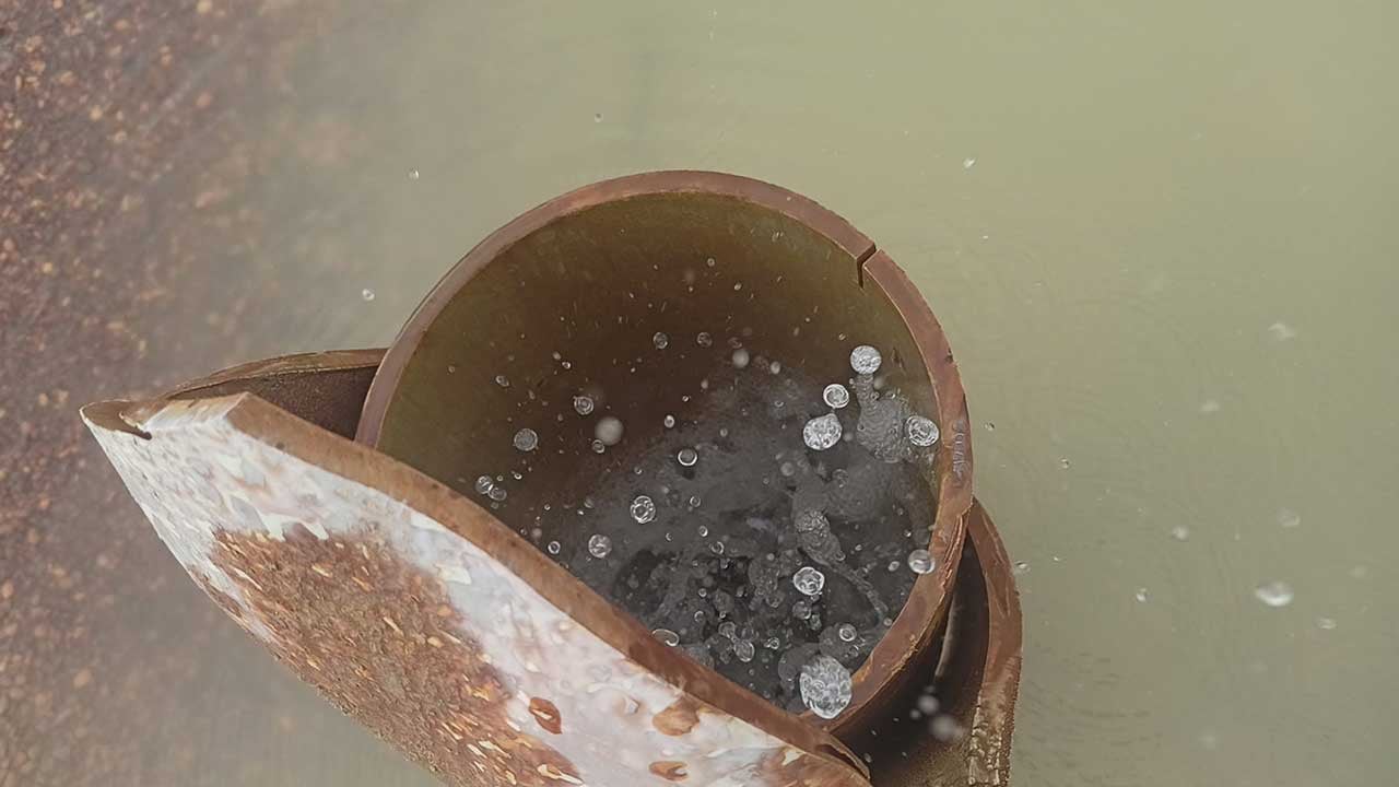 Foto - Yıllar önce yapılan kuyudan fışkırmaya başladı! Bölge sakinleri neler olduğuna anlam veremedi