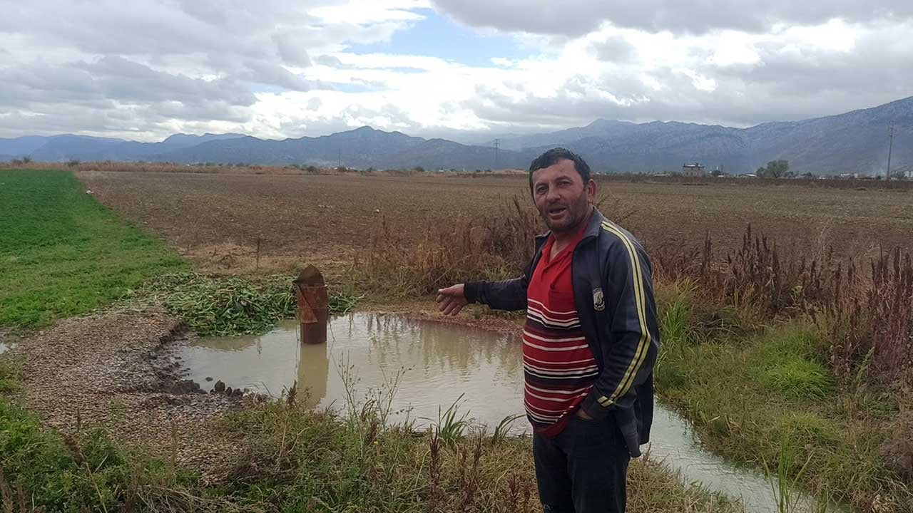 Foto - Yıllar önce yapılan kuyudan fışkırmaya başladı! Bölge sakinleri neler olduğuna anlam veremedi