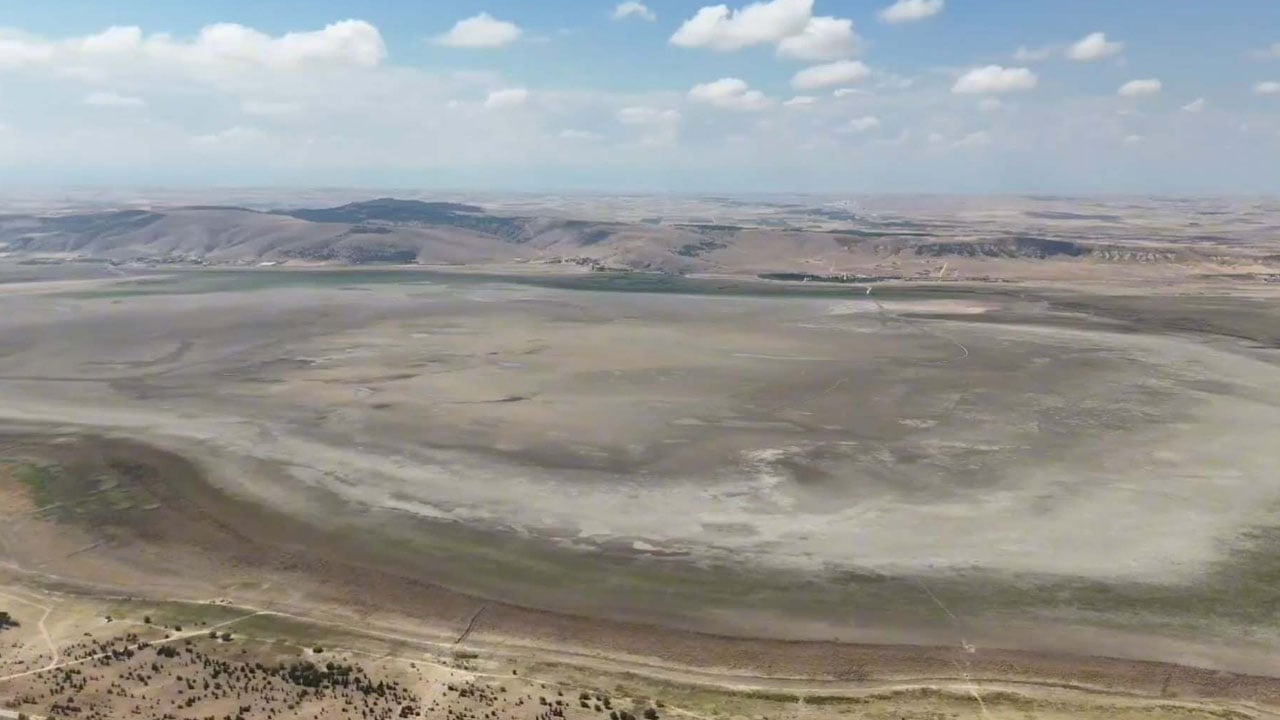 Foto - Yıllar sonra su tutmaya başladı! Kuruyan kuş cenneti yeniden canlanıyor