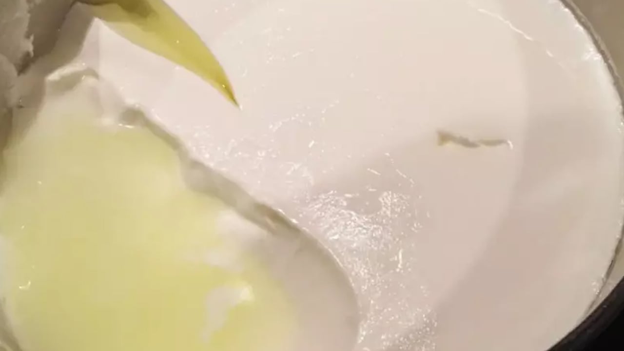 Foto - Yıllardır bilmeden meğer çöpe atıyorduk: Yoğurdun en değerli kısmı altı! Yoğurdun suyunu dökmeyin 