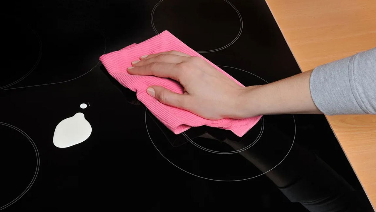 Foto - Yıllardır yanlış temizliyoruz! Cam ocak parlamıyorsa nedeni bu olabilir