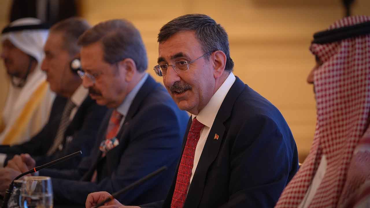 Foto - Yılmaz'dan İslam ülkelerine işbirliği çağrısı! İhracatta 400 milyar dolar eşiğini aşacağız