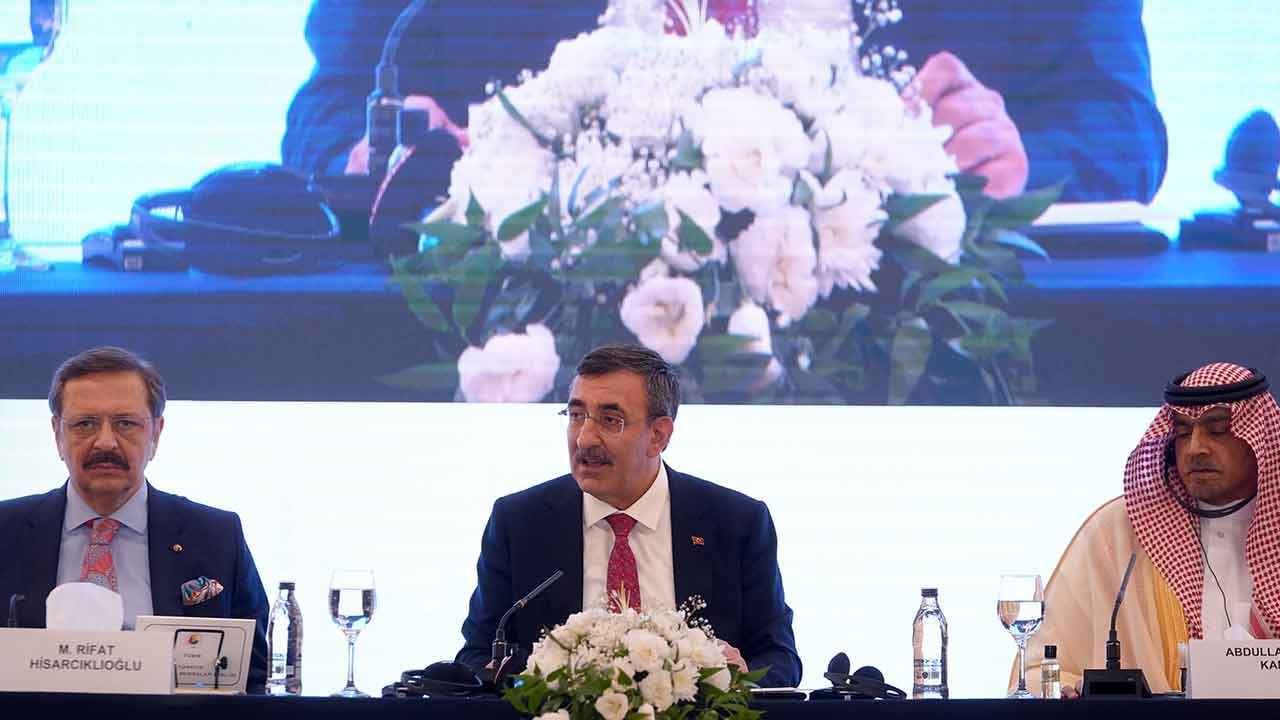 Foto - Yılmaz'dan İslam ülkelerine işbirliği çağrısı! İhracatta 400 milyar dolar eşiğini aşacağız