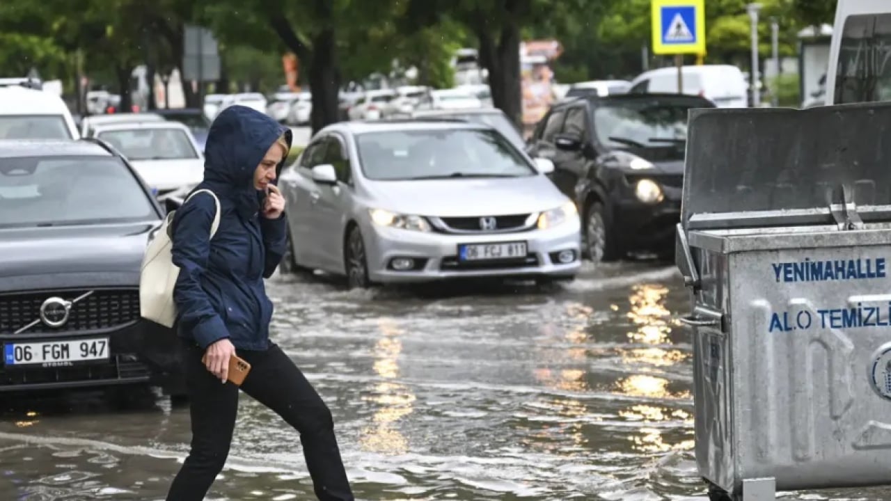 Foto - Yine yağmur, yine aynı çile! CHP'li metropoller sağanağa teslim