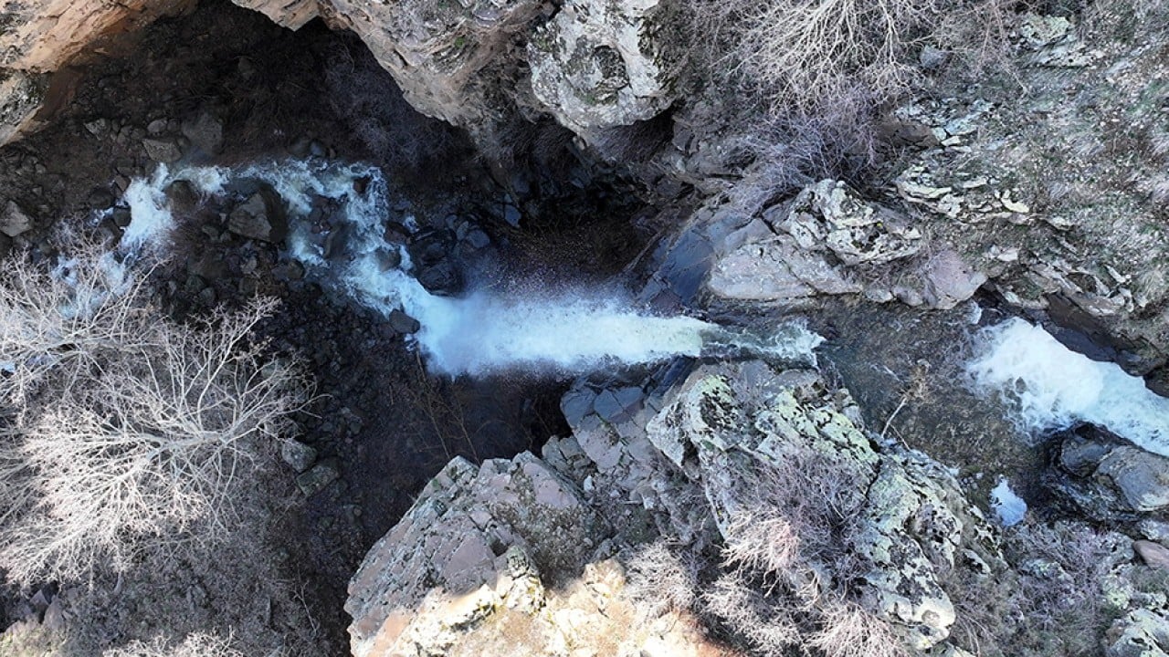 Foto - Yoğun yağışlar canlandırdı 10 yıl suya hasret kalan şelale gürül gürül aktı
