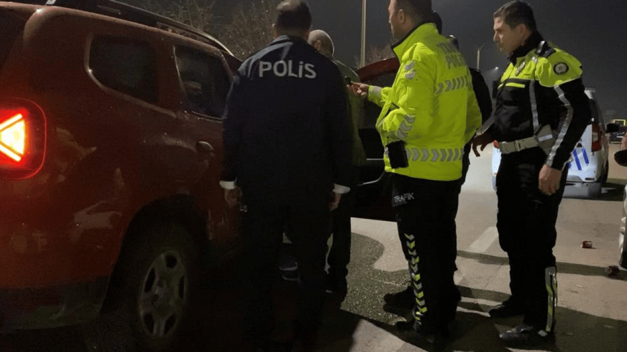 Foto - Yok böyle rezalet: Alkollü şoförden görülmemiş pişkinlikler