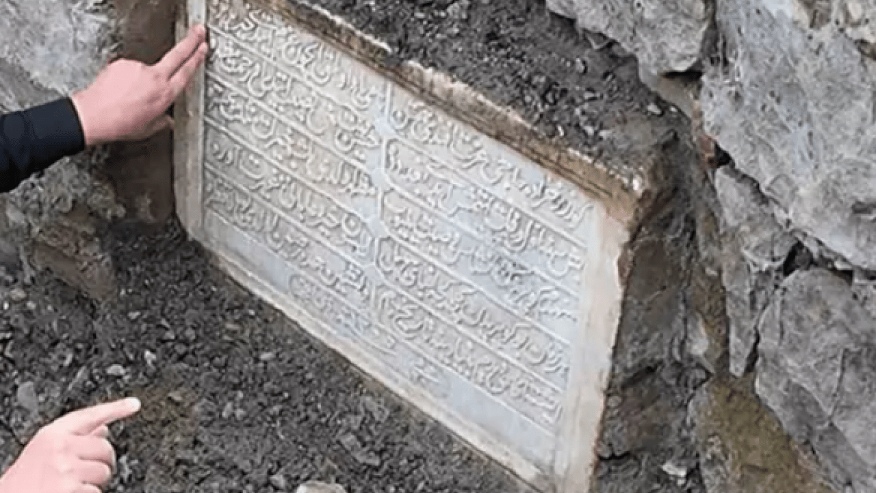 Foto - Yol çalışmasından keşfedildi: Tarihi yazıtın sırrı ortaya çıktı!