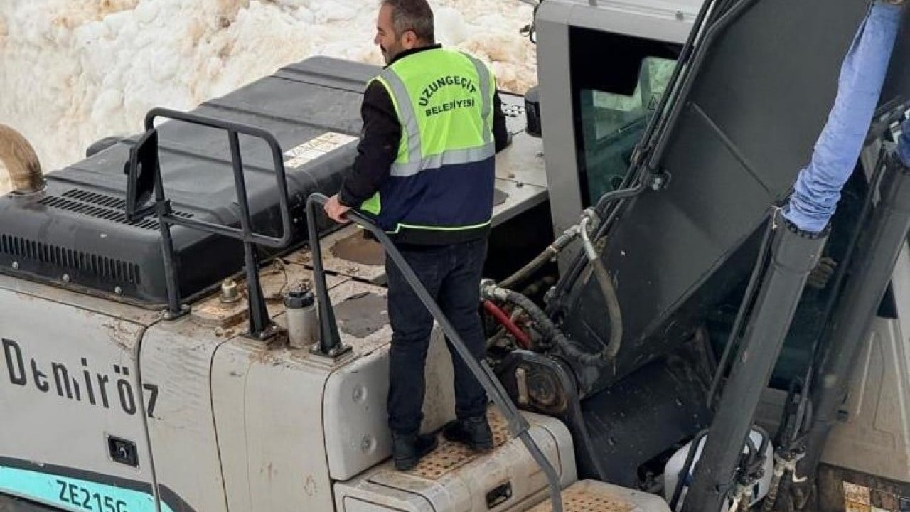 Foto - Yol fedaileri gece gündüz durmak bilmiyor