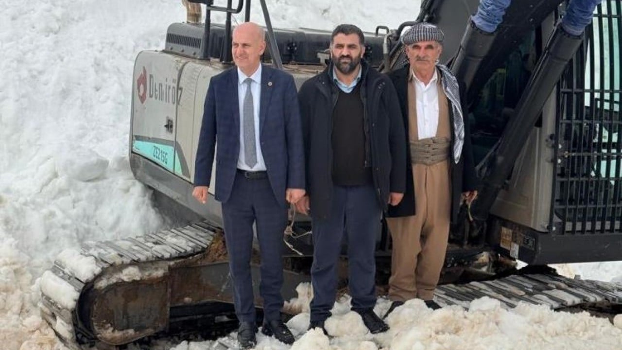 Foto - Yol fedaileri gece gündüz durmak bilmiyor