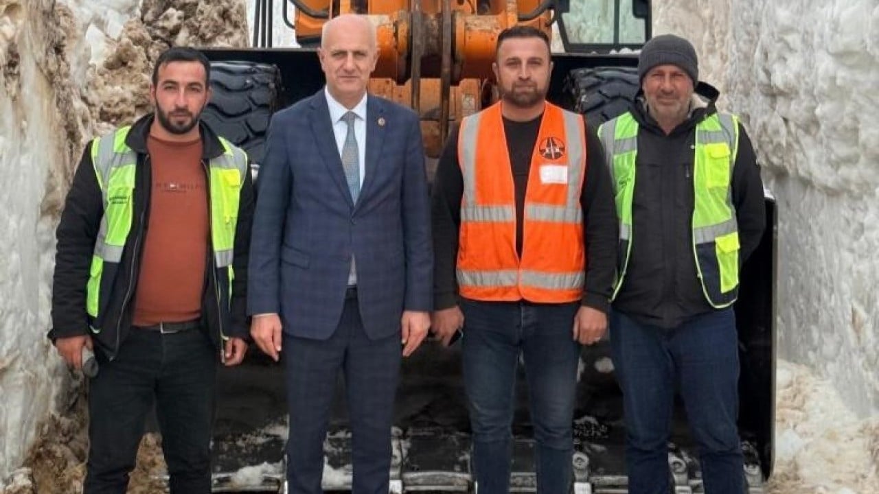 Foto - Yol fedaileri gece gündüz durmak bilmiyor