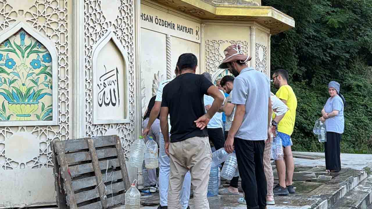 Foto - Yol üstünde şifa molası: Bidonunu alan orada!