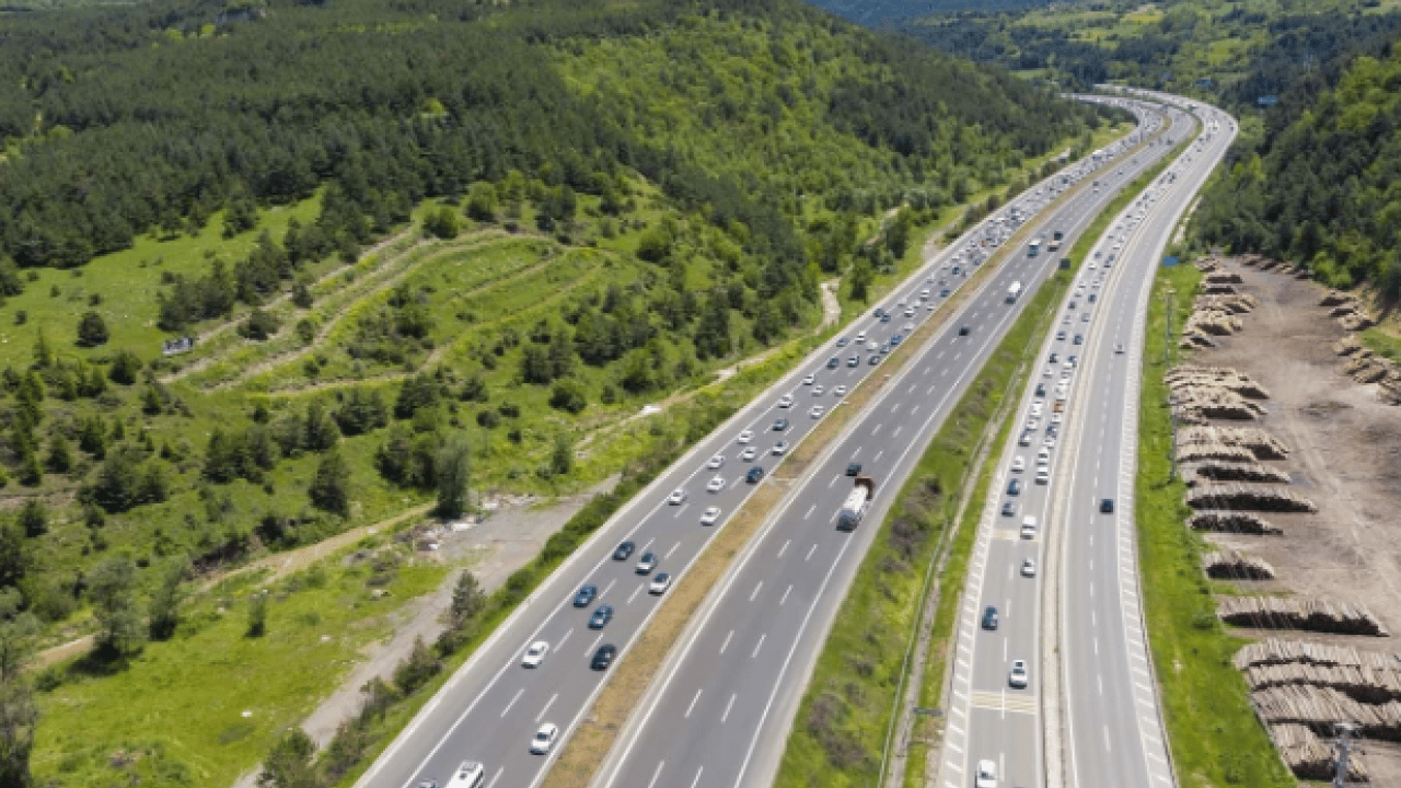 Foto - Yola çıkacaklar dikkat! Ankara-İstanbul yönü trafiğe kapatılacak